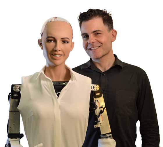 机器人Sophia为拥抱AI的一代上了堂网课