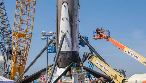SpaceX：终极版猎鹰9号火箭拟于10月初第二次发射